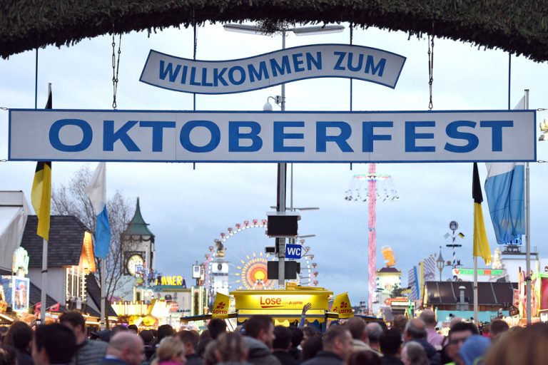 Parkowanie podczas Oktoberfestu 2026 w Monachium: kompleksowy przewodnik po spokojnym dojeździe