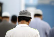 Wezwania do ataków na jarmarki bożonarodzeniowe: Berlin ostrzega przed nasilającą się propagandą islamistów skierowaną do młodzieży