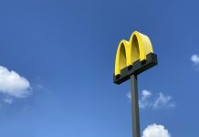 Transpłciowa kobieta pozywa McDonald’s w Berlinie