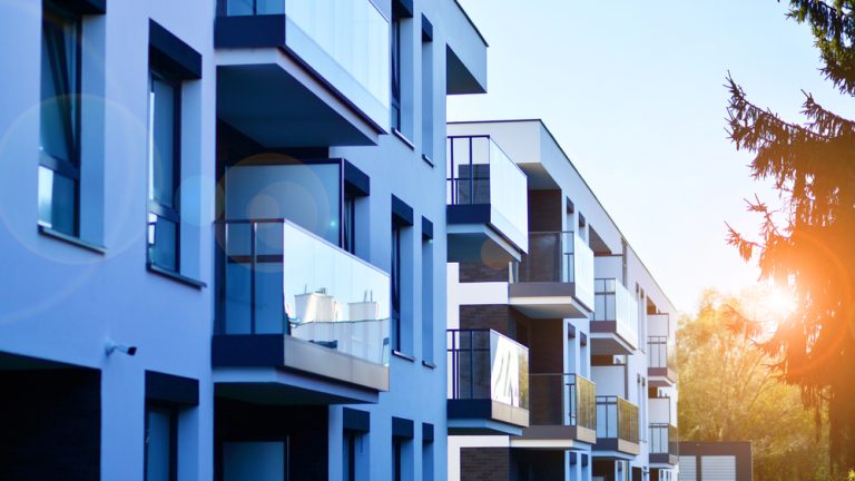 Niemcy w kryzysie: NRW traci wiele tysięcy mieszkań socjalnych mimo rekordowych inwestycji