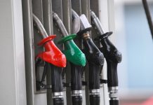 Niemcy tankują w Polsce. Przygraniczne stacje przeżywają oblężenie z powodu wysokich cen paliwa