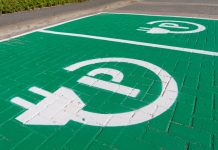 Niemcy: Co zmienia się dla kierowców w 2026 roku? Droższe paliwo i nowe zasady dla aut elektrycznych