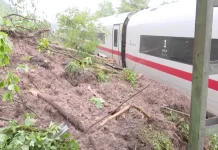 Powodzie w Niemczech: Deutsche Bahn odradza podróżowanie do obszarów zalewowych