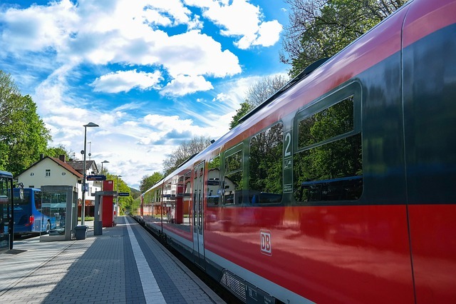38.000 euro brutto/rok na start dla maszynistów – Deutsche Bahn pilnie poszukuje nowych pracowników!