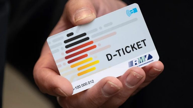 Zaoszczędź do 106 euro miesięcznie z Deutschland-Ticket! Tłumaczymy w jaki sposób