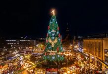 Choinka w Dortmundzie jest najwyższa na świecie!