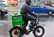 Indyjscy kurierzy w Berlinie walczą z wyzyskiem — strajki i pobicia