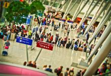 Szef lotniska w Düsseldorfie obawia się opóźnień i długich kolejek: oto co podróżni mogą zrobić, aby usprawnić przebieg kontroli bezpieczeństwa