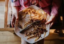 Niemcy: Wielu rodziców oszczędza na zdrowym jedzeniu dla swoich dzieci