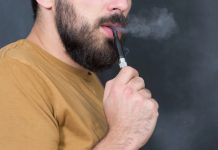 Niemcy szykują zakaz jednorazowych e-papierosów. Minister środowiska ostrzega: „To niebezpieczne urządzenia”