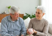 Niemcy: Wstrząsająca rzeczywistość emerytów – miliony zmuszone do pracy aż do 85. roku życia