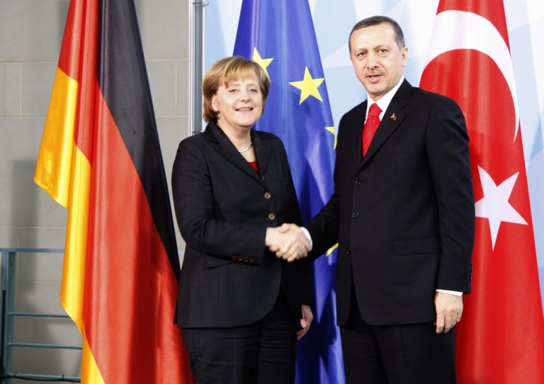 „Ci, którzy cieszą się demokracją w waszym kraju, odmawiają nam wolnego życia, głosując z Niemiec na Erdogana”