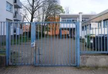 Eskalacja konfliktu: w przedszkolu w Kolonii ochroniarze chronią wychowawców przed agresywnymi rodzicami