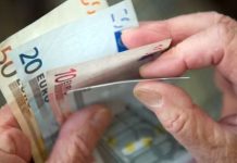 Niemcy: Co się zmienia w lipcu 2025? Więcej pieniędzy dla seniorów i opiekunów, wyższe opłaty za DHL i zmiany w wypłacie gotówki