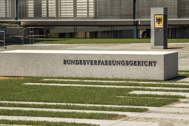 Niemcy pod lupą Trybunału Konstytucyjnego: afgański sędzia walczy o wizę po obietnicy przyjęcia