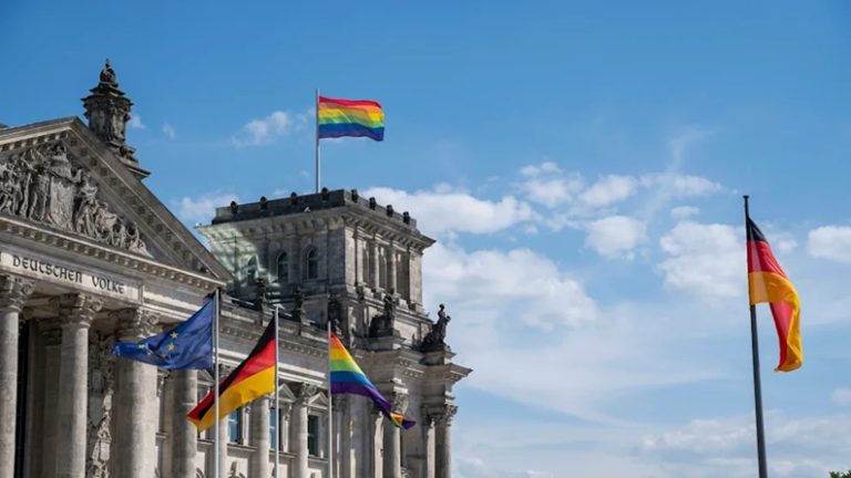 Niemcy rok po ustawie o zmianie płci. Krytycy mówią o chaosie, nadużyciach i nierównym traktowaniu
