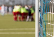 Niemcy: 6 osób rannych! Widz oddał strzał do zawodnika podczas turnieju piłkarskiego