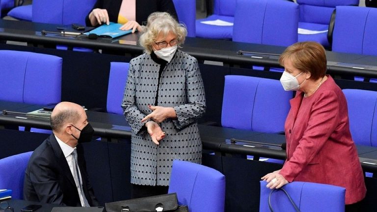 Niemcy: Gabinet federalny zatwierdził złagodzenie obostrzeń dla osób w pełni zaszczepionych i ozdrowieńców!