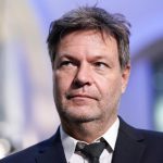 Habeck spodziewa sie ograniczenia kontaktow spolecznych od stycznia