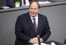 Urząd Kanclerza Federalnego ostrzega przed pojawieniem się odpornych na szczepionki wariantów koronawirusa