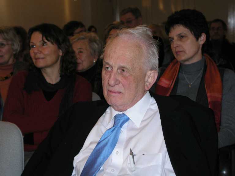Rolf Hochhuth: Tak długo jak Hitler zwyciężał, Niemcy chętnie byli nazistami. Później się tego wstydzili.