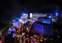 Chaos na autostradach w NRW: Pijany kierowca ciężarówki z Polski spowodował liczne wypadki