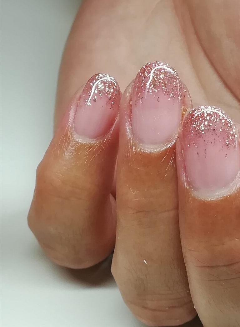 Manicure i pedicure – hybrydowy, klasyczny, japoński z dojazdem