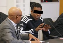 Niemcy: Niebezpieczny nożownik z Erytrei nie do deportacji – teraz sąd bada jego poczytalność