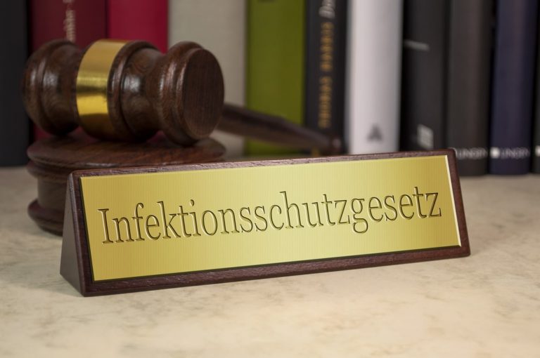 Spór w koalicji rządzącej w Niemczech dotyczący nowelizacji ustawy o ochronie przed zakażeniami
