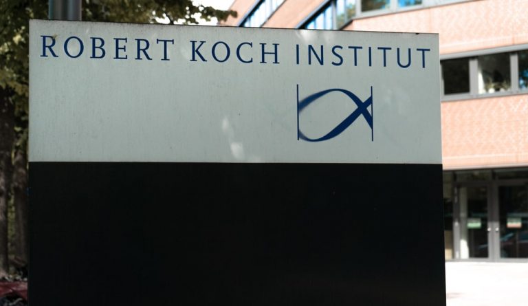 Instytut Roberta Kocha chce odejść od współczynnika zachorowalności, jako głównego wskaźnika do oceny sytuacji pandemicznej