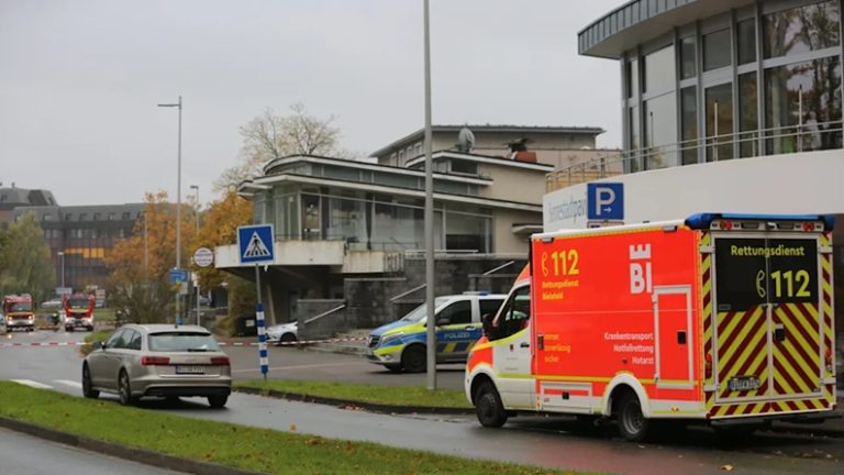 Uzbrojony mężczyzna z granatem postrzelony przez policję w Bielefeld