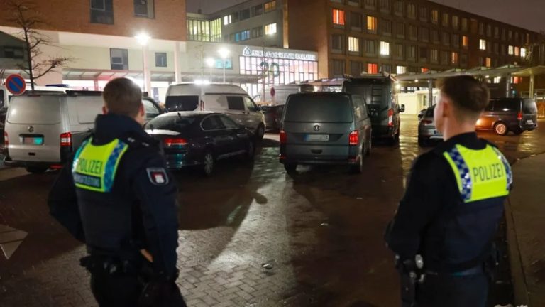 Interwencja SEK w szpitalu w Hamburgu – uzbrojony pacjent obezwładniony