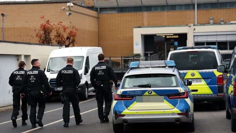 Niemcy: Brutalny atak 43-letniego więźnia w zakładzie karnym. Interweniowało SEK