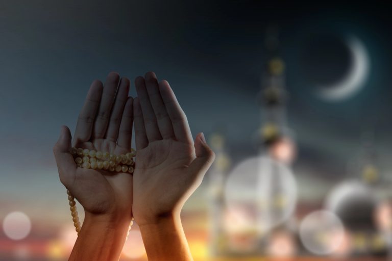 Niemcy: „Islamska większość do 2050 roku” – kontrowersyjna prognoza na tle rekordowych naturalizacji