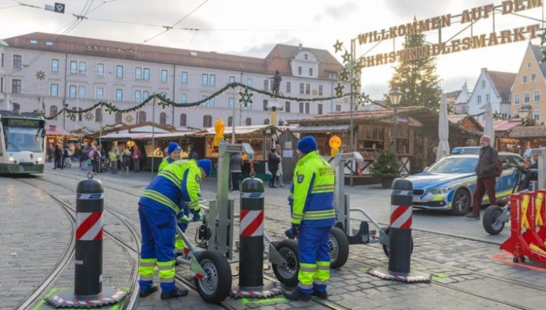 Absurd na jarmarku bożonarodzeniowym w Augsburgu. Blokady przesuwane aż 40 razy na godzinę