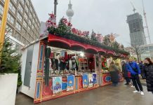 Skandal na jarmarku w Berlinie: stoisko na Alexanderplatz usuwa Izrael z mapy