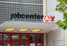 Czy osoba na niemieckim zasiłku musi przyjąć każdą ofertę pracy z urzędu?