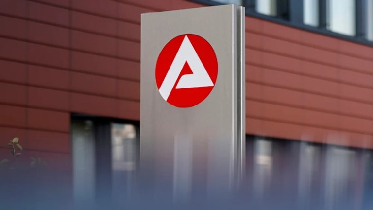 Niemcy: Odbiorcy Bürgergeld zalegają państwu miliardy euro. Lawinowo rosną długi wobec jobcenter