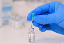 Gigant farmaceutyczny Johnson & Johnson tymczasowo wstrzymuje produkcję szczepionek przeciw Covid-19