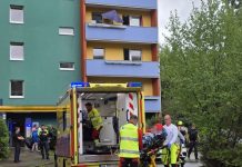 Berlin — mężczyzna spadł z 8 metrów podczas próby zejścia po sznurku z balkonu