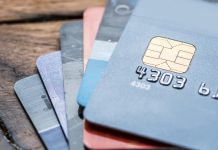 Niemcy: organizacje obchodzą system kart płatniczych dla uchodźców. Rząd zapowiada reakcję