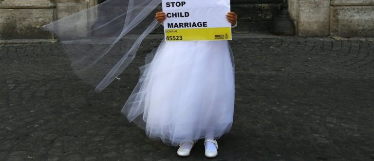 Niemcy: Ogólny zakaz zawierania małżeństw przez dzieci jest niezgodny z Ustawą Zasadniczą