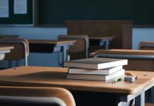 Niemcy: Pedagog puściła uczniom szkoły podstawowej film z niepokojącymi treściami. Sprawę badają władze oświatowe