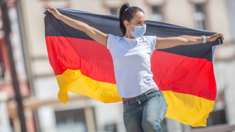 Niemcy: Prawie 16 417 nowych zakażeń koronawirusem, współczynnik R nadal poniżej 1!
