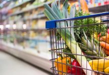 Niemcy: Podwyżki cen usług i żywności. Masło, ogórki i sok pomarańczowy coraz droższe