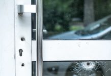 Niemcy: Strzały do drzwi wejściowych w Kolonii. Mieszkańcy w szoku