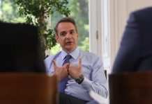 Premier Grecji: Uchodźcy uciekają do Niemiec po „hojne zasiłki”