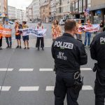 Last Generation i policja