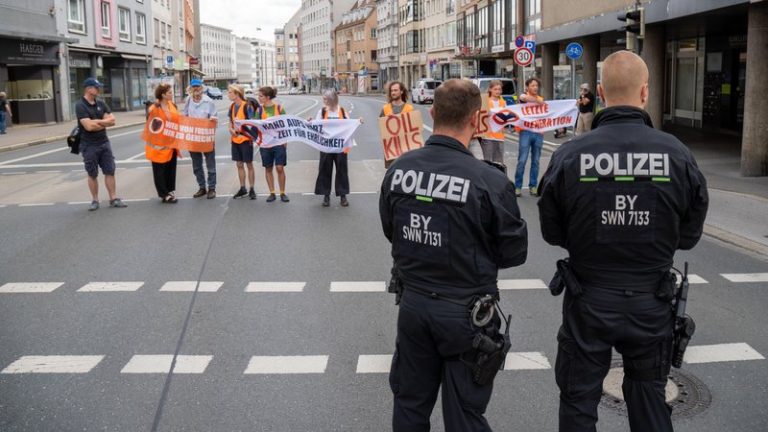 Policji w Niemczech pozwolono podsłuchiwać telefon prasowy „Ostatniej Generacji”