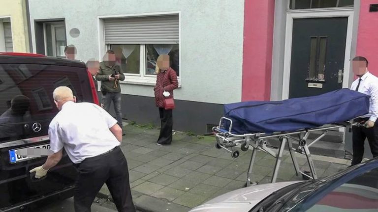 Niemcy: Dwa i pół roku po zabójstwie policja znalazła ciało za ścianą piwnicy